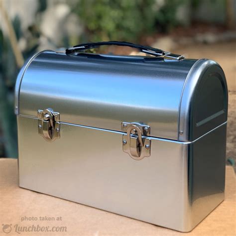 Plain Metal Dome Lunchbox 